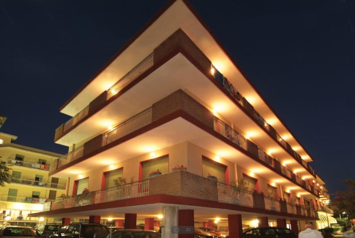 Hotel Jolanda Беллария-Иджеа-Марина Экстерьер фото