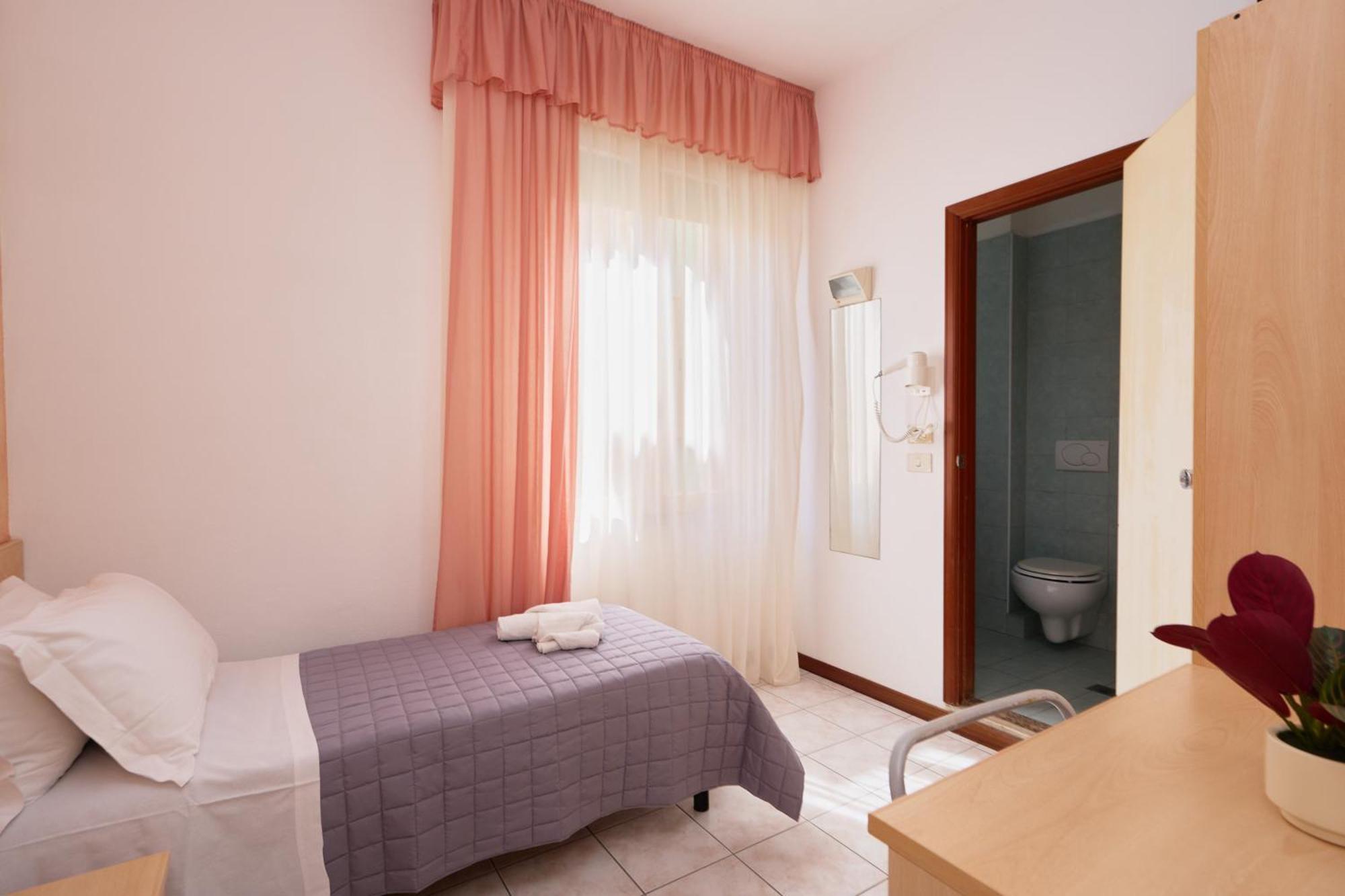 Hotel Jolanda Беллария-Иджеа-Марина Экстерьер фото