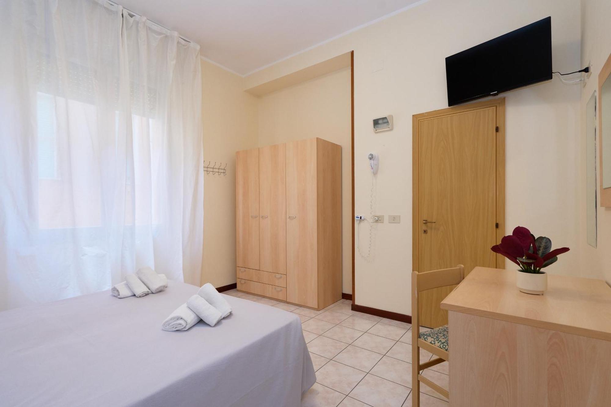 Hotel Jolanda Беллария-Иджеа-Марина Экстерьер фото