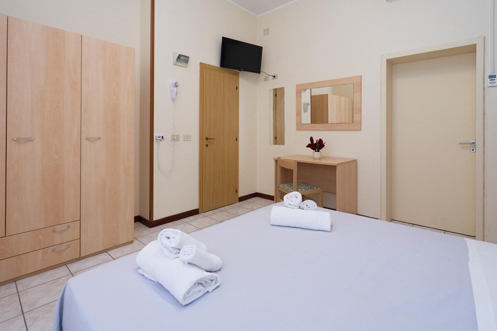 Hotel Jolanda Беллария-Иджеа-Марина Экстерьер фото