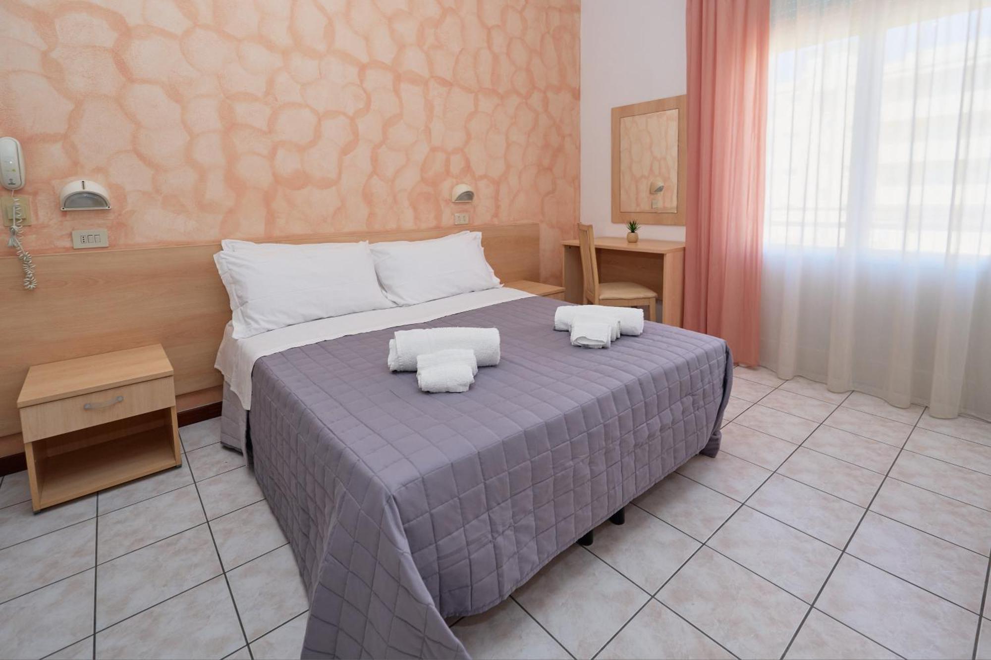Hotel Jolanda Беллария-Иджеа-Марина Экстерьер фото