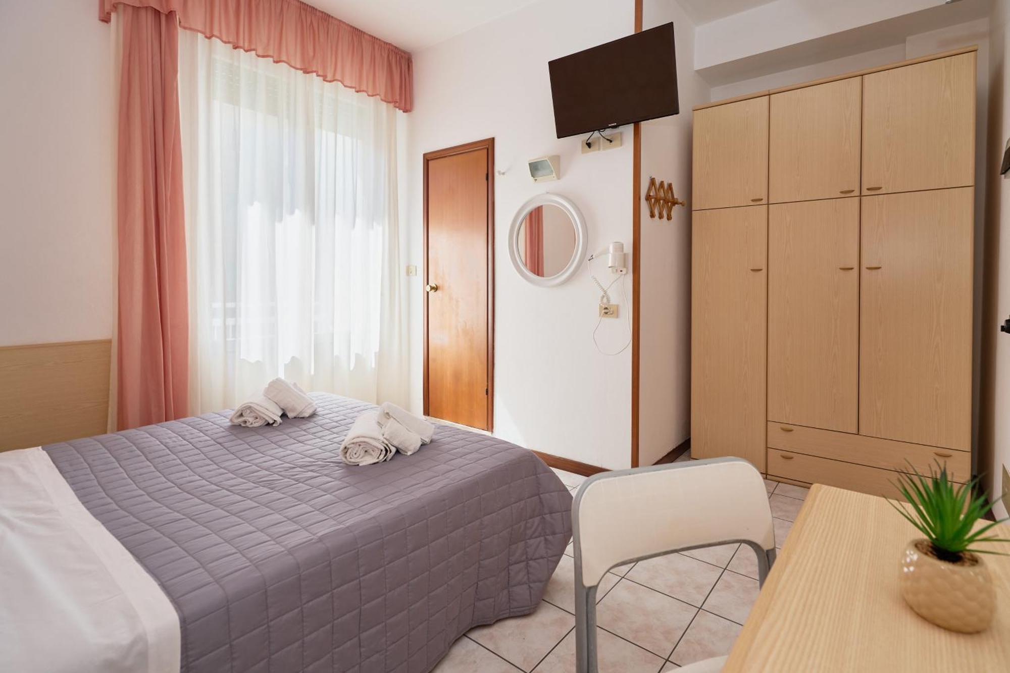 Hotel Jolanda Беллария-Иджеа-Марина Экстерьер фото