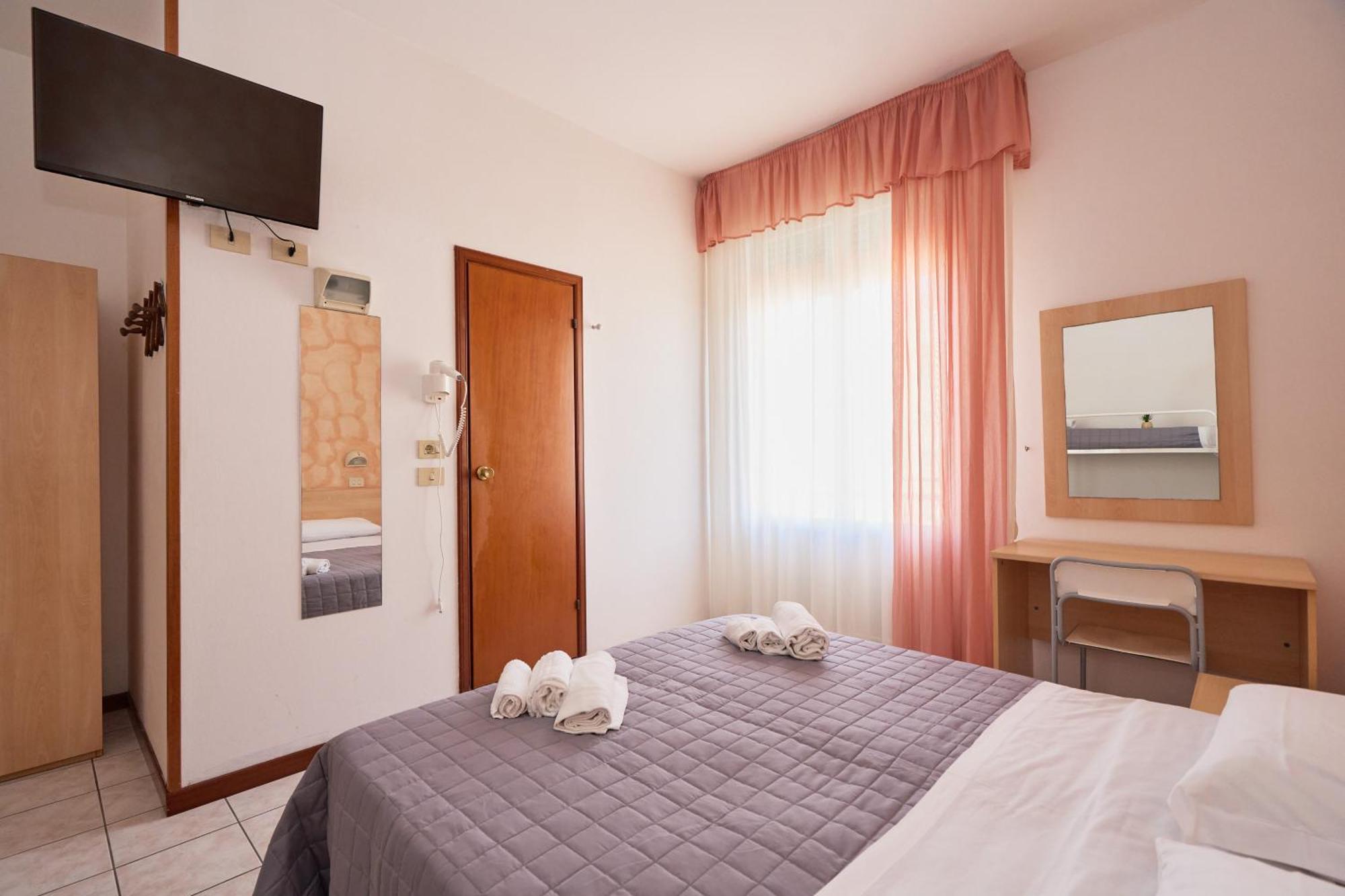Hotel Jolanda Беллария-Иджеа-Марина Экстерьер фото