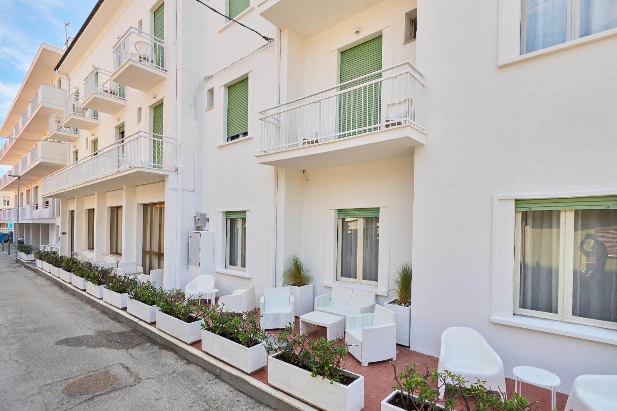 Hotel Jolanda Беллария-Иджеа-Марина Экстерьер фото