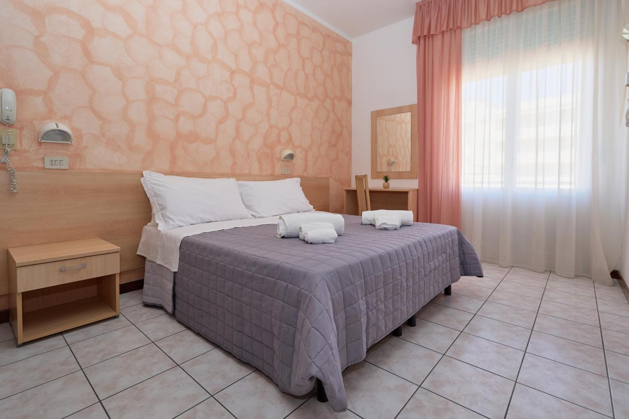 Hotel Jolanda Беллария-Иджеа-Марина Экстерьер фото